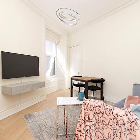 Joivy Modern Flat In City Centre - For Up To 3 Guests Edimburgo Exterior foto