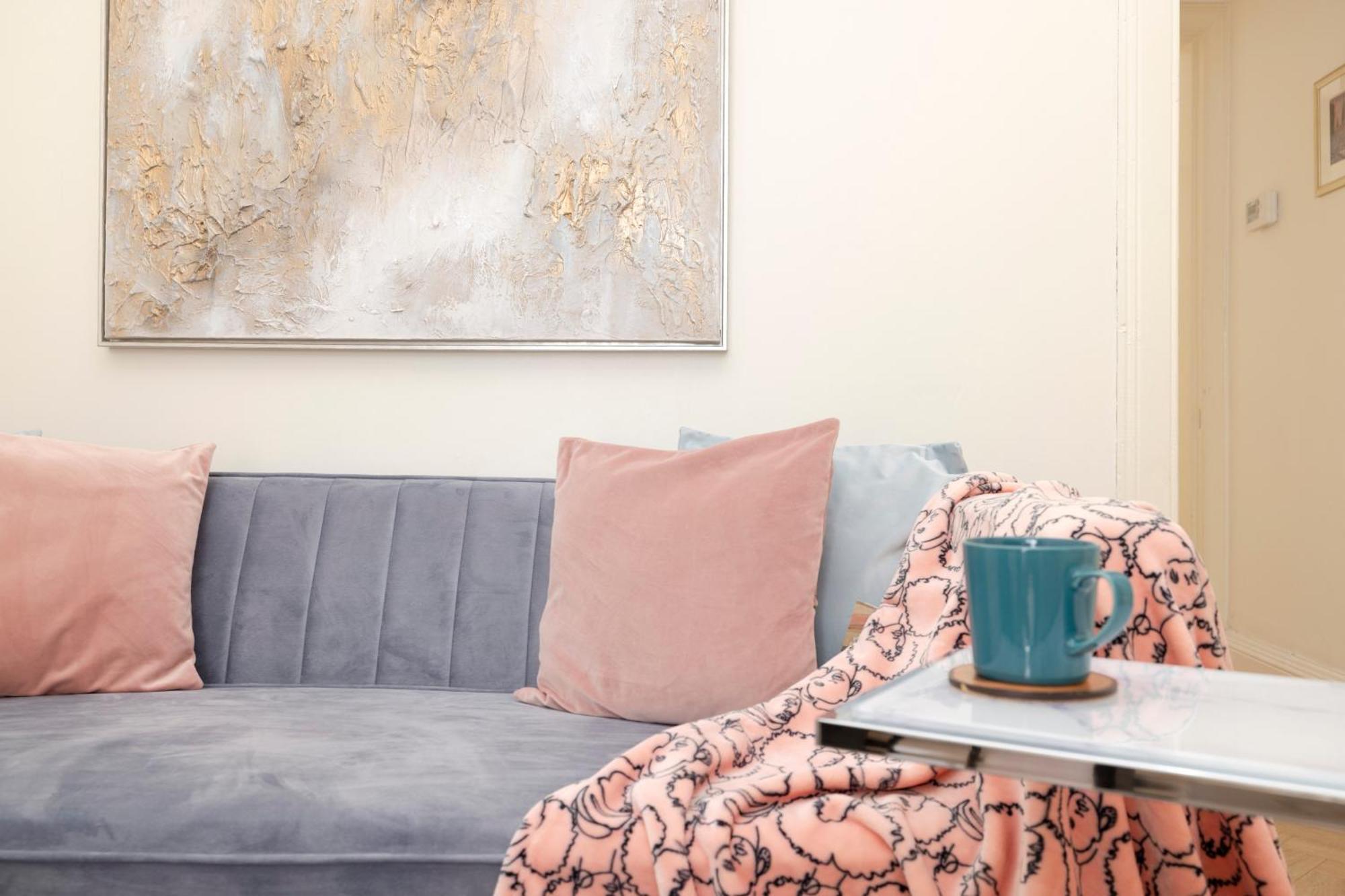 Joivy Modern Flat In City Centre - For Up To 3 Guests Edimburgo Exterior foto