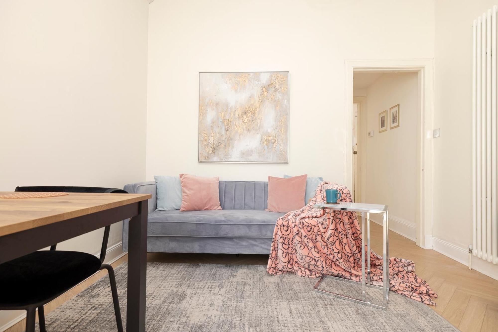 Joivy Modern Flat In City Centre - For Up To 3 Guests Edimburgo Exterior foto