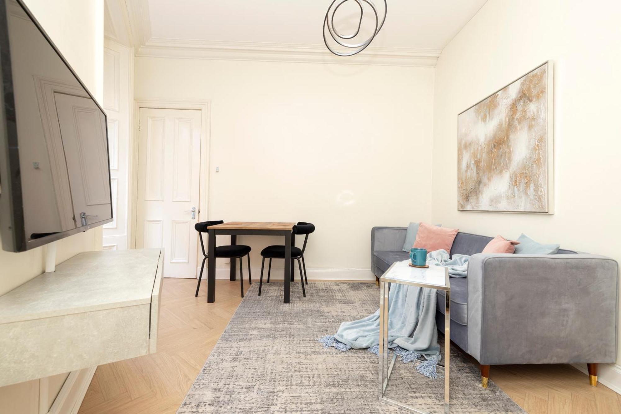 Joivy Modern Flat In City Centre - For Up To 3 Guests Edimburgo Exterior foto